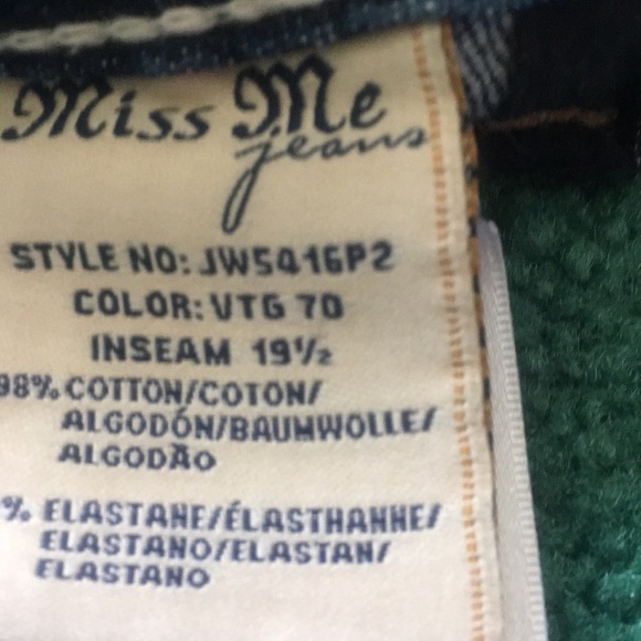 Miss Me Cropped Jeans - Picture 4 of 6